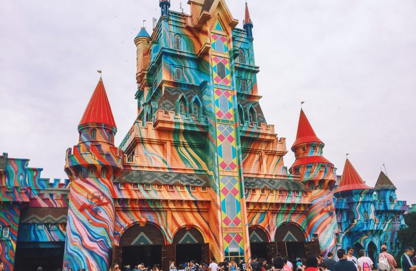 Beto Carrero World - Olha a brincadeira que o pessoal do Hapfun fez com a Big  Tower 😜. #repost Você faz a linha corajoso ou o que reza e ativa a playlist